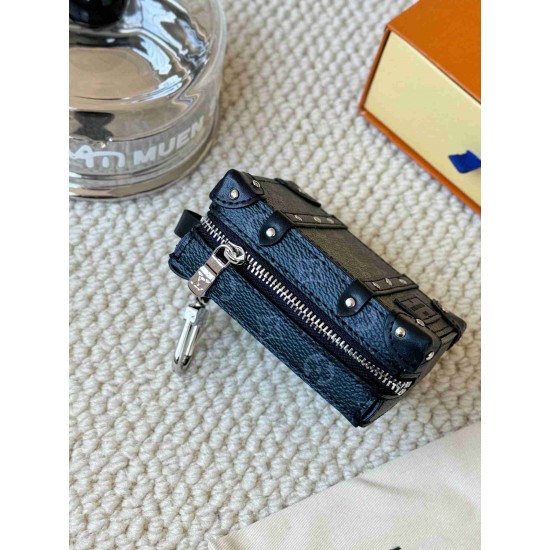 Louis Vuitton Key Chain YSK0002