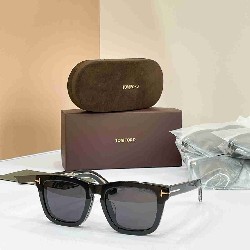 TOM   FORD sunglasses