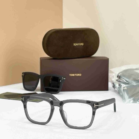 TOM   FORD sunglasses