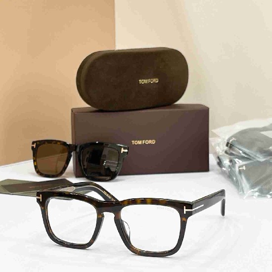 TOM   FORD sunglasses