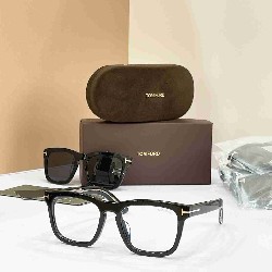 TOM   FORD sunglasses