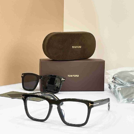 TOM   FORD sunglasses