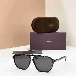 TOM   FORD sunglasses