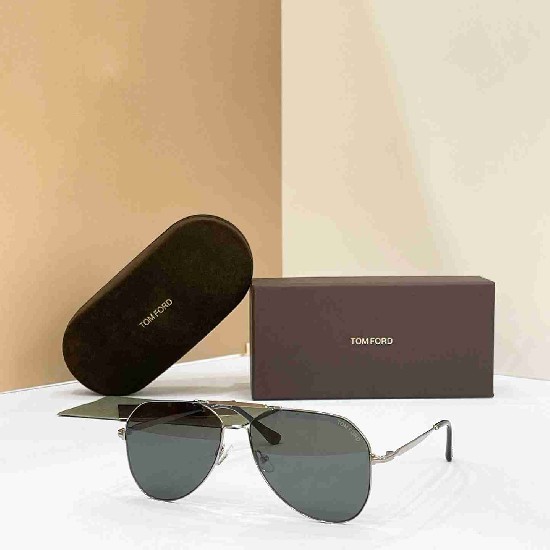 TOM   FORD sunglasses
