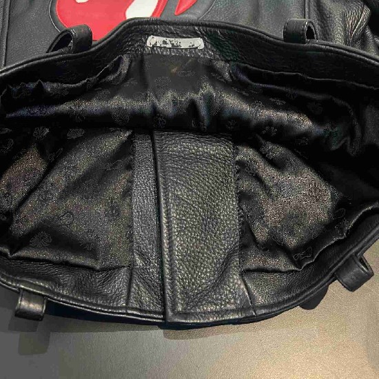 Chrome    Hearts  CH0100