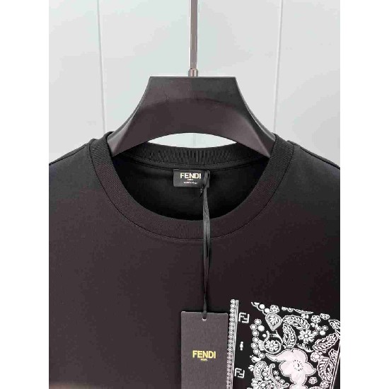 Fendi    T Shirt FEY0138