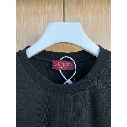Gucci       T Shirt GUY0293