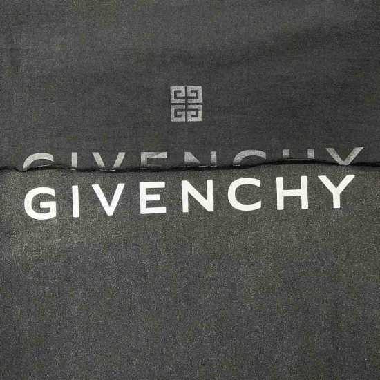 Givenchy T-shirt GVY0001