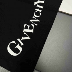 Givenchy  T-shirt GVY0070 (sale)