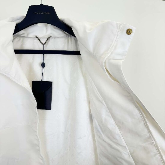 Louis          Vuitton Tops LVY0637