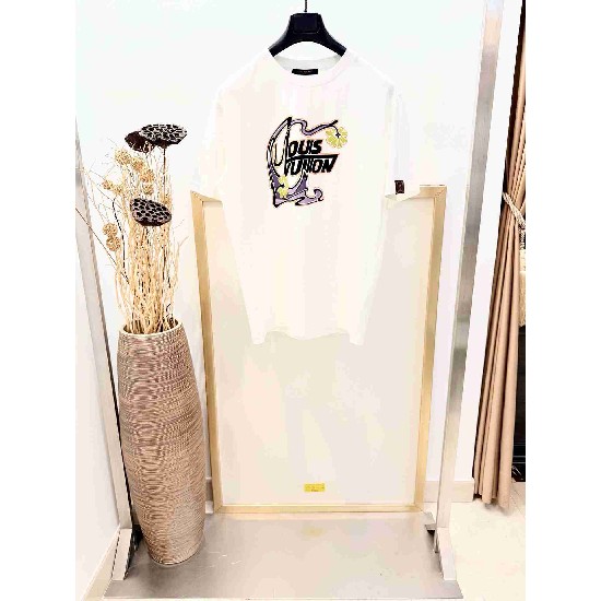 Louis                 Vuitton T shirt LVY0821