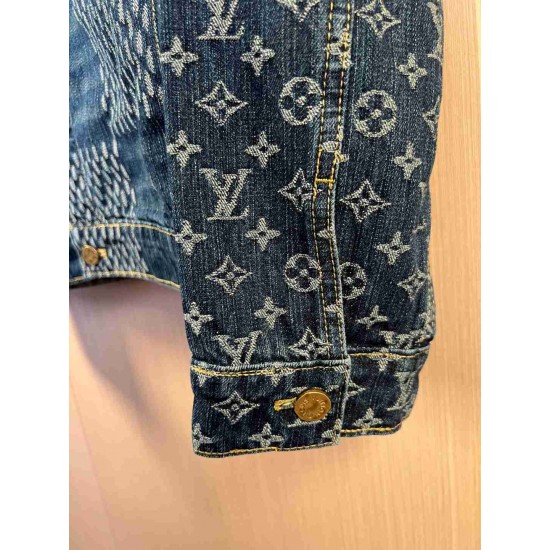 Louis                     Vuitton Tops LVY0895