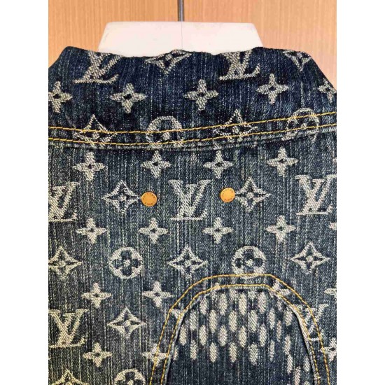 Louis                     Vuitton Tops LVY0895