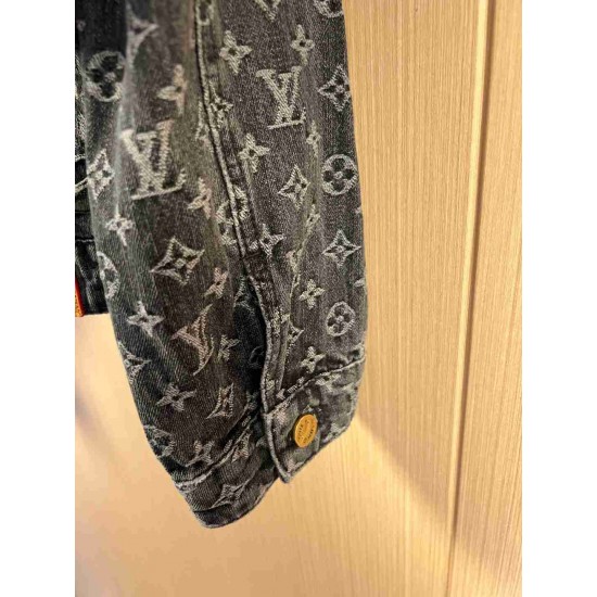 Louis                     Vuitton Tops LVY0896
