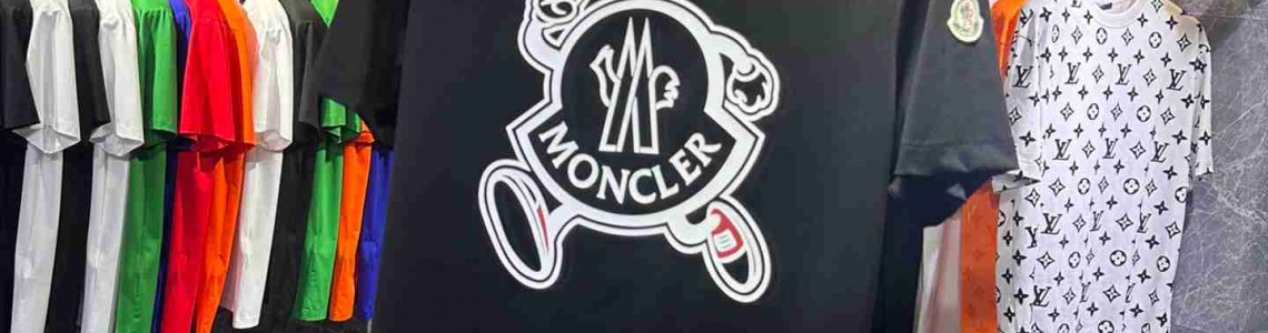 Moncler T-shirt