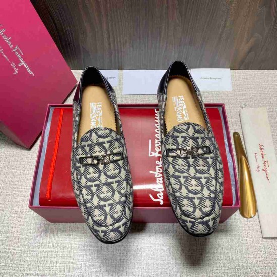 Salvatore Ferragamo SF0022