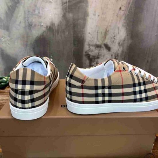 BURBERRY BU0028