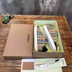 BURBERRY BU0030