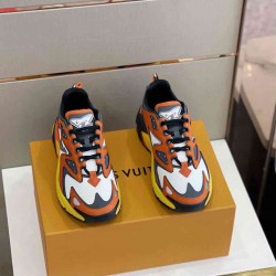 LV sneakers LU0132