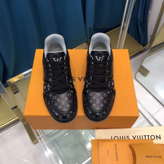 LV sneakers LU0137