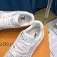 LV sneakers LU0138