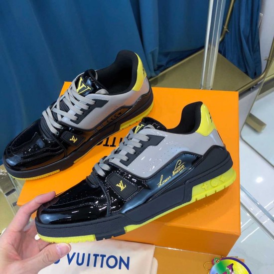 LV sneakers LU0141