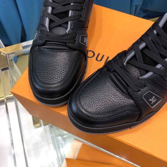 LV sneakers LU0150