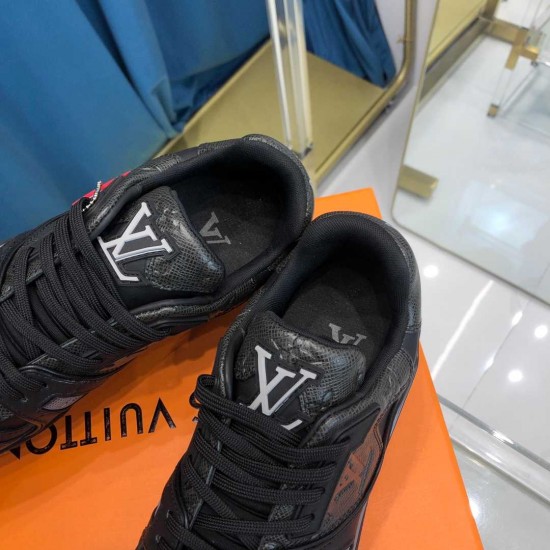 LV sneakers LU0153