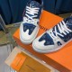 LV sneakers LU0159