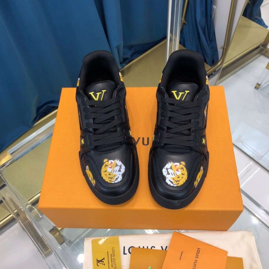 LV sneakers LU0161