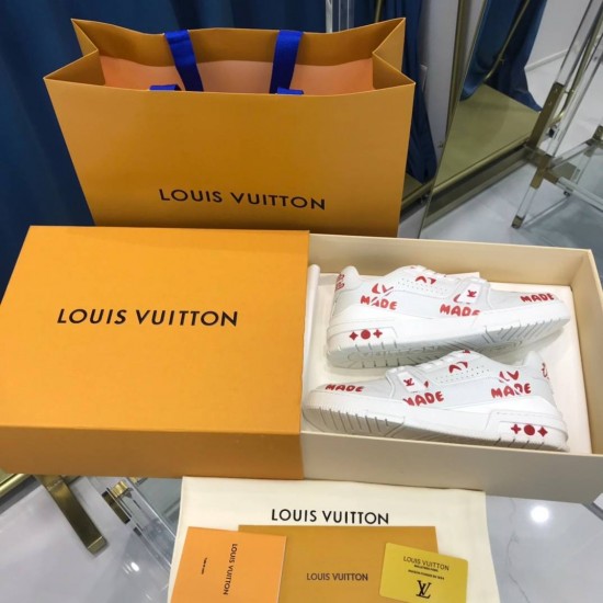 LV sneakers LU0163