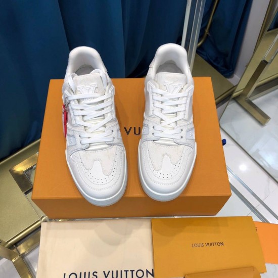 LV sneakers LU0170