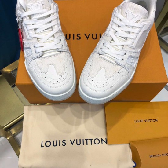 LV sneakers LU0170