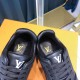 LV sneakers LU0172