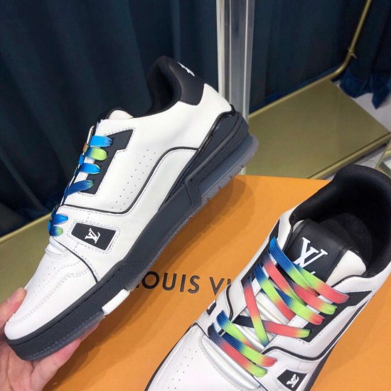 LV sneakers LU0174