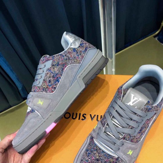 LV sneakers LU0175