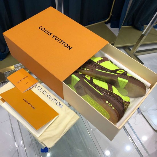 LV sneakers LU0180