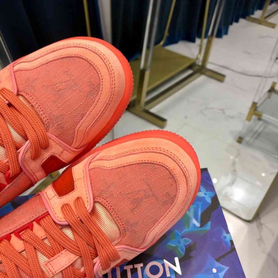 LV sneakers LU0183