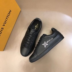 LV sneakers LU0192