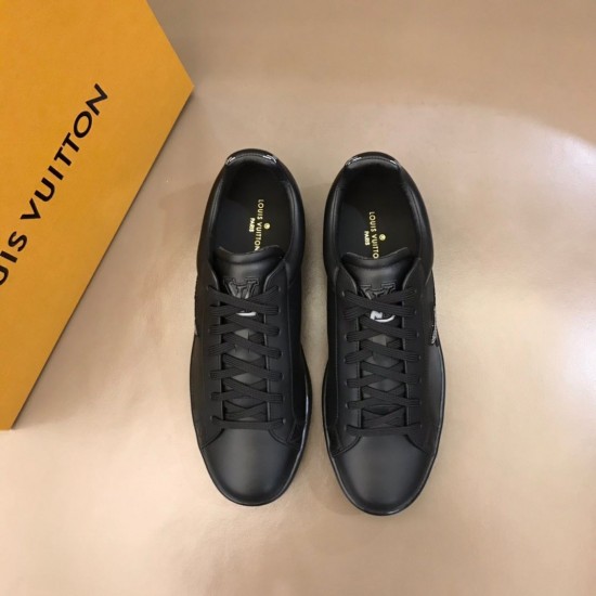 LV sneakers LU0192