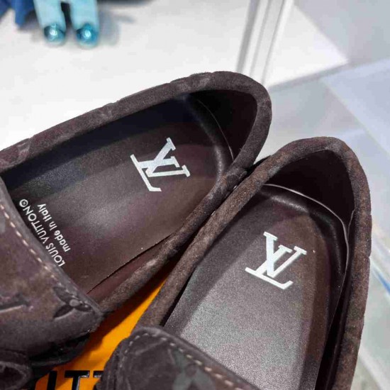 LV   sneakers LU0300