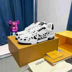 LV   sneakers LU0332