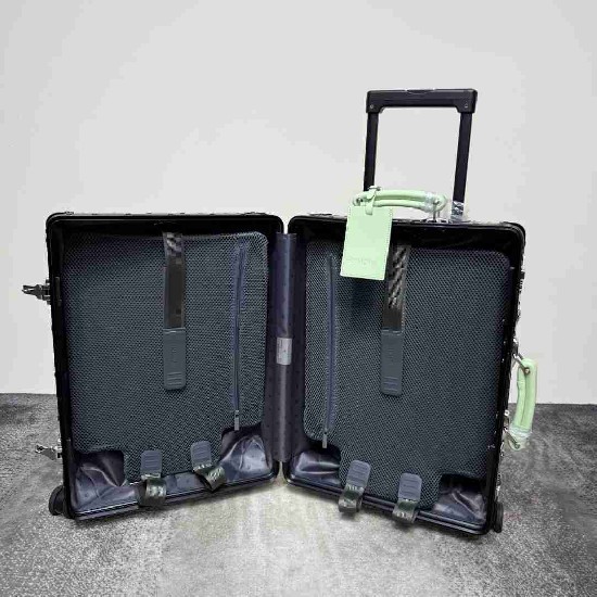 Rimowa Suitcase LXX0052 Rimowa Suitcase LXX0052