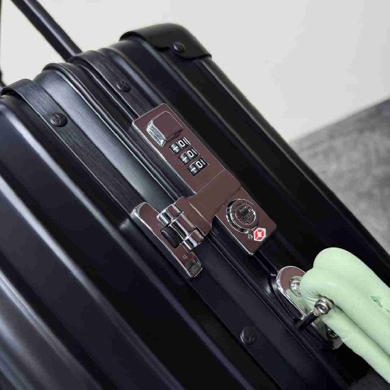 Rimowa Suitcase LXX0052 Rimowa Suitcase LXX0052