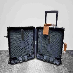 Rimowa      Suitcase LXX0053