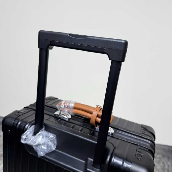 Rimowa Suitcase LXX0053 Rimowa Suitcase LXX0053