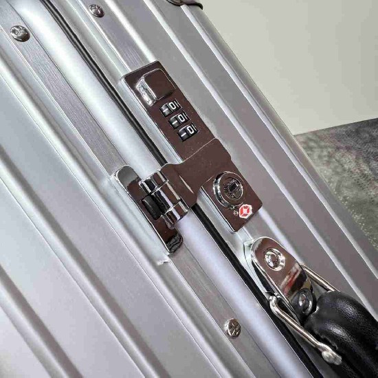 Rimowa Suitcase LXX0054 Rimowa Suitcase LXX0054