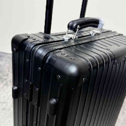 Rimowa      Suitcase LXX0055