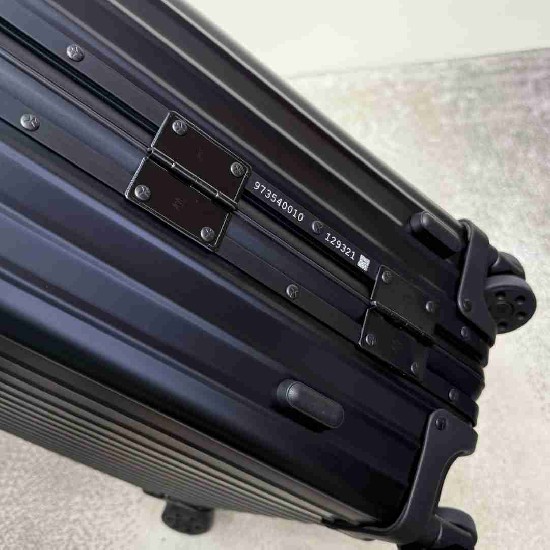 Rimowa Suitcase LXX0055 Rimowa Suitcase LXX0055