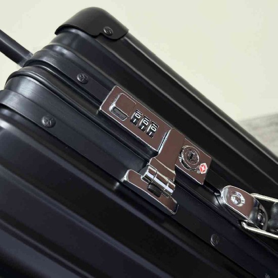 Rimowa Suitcase LXX0055 Rimowa Suitcase LXX0055